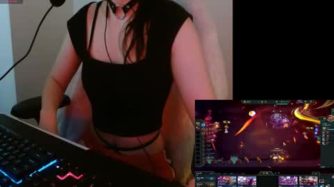Lily Rone online show from October 10, 8:35 am