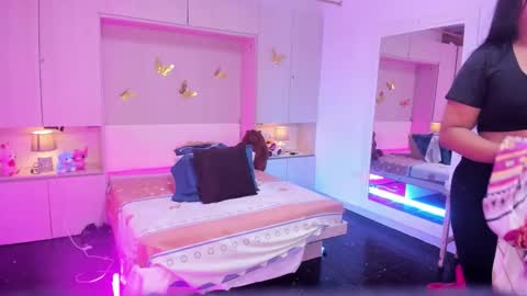 lilywhitee1 online show from January 16, 4:16 am