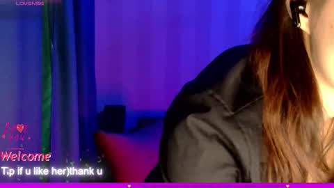 LilyXSky online show from October 31, 1:45 pm