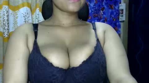 limaakter246618 online show from October 31, 9:16 pm