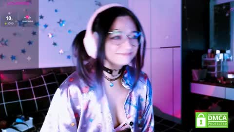 Snapshot of lina2d_tyan chatting on December 3, 11:22 am Lina2D tyan online show from December 3, 11:22 am