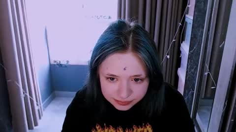 Snapshot of lina2d_tyan chatting on October 19, 8:15 am Lina2D tyan online show from October 19, 8:15 am