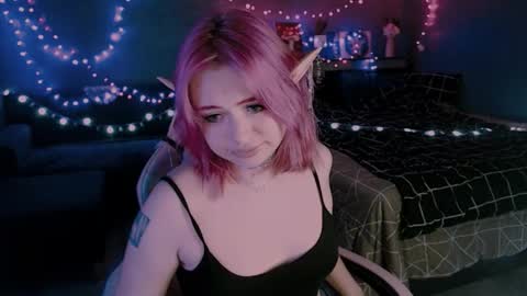 Snapshot of lina2d_tyan chatting on January 6, 4:43 pm Lina2D tyan online show from January 6, 4:43 pm