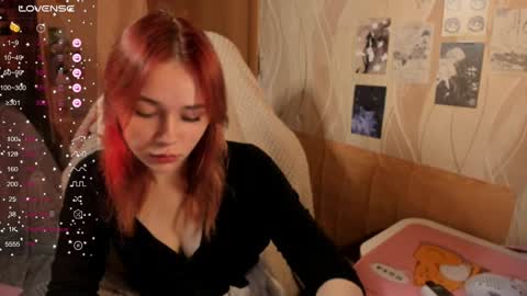 Snapshot of lina_and_lion chatting on December 10, 9:01 am Scarlet online show from December 10, 9:01 am