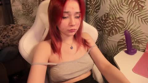 Snapshot of lina_and_lion chatting on January 4, 10:49 am Scarlet online show from January 4, 10:49 am