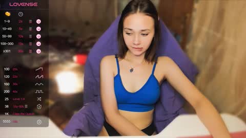 Snapshot of lina_and_lion chatting on October 18, 5:03 pm Scarlet online show from October 18, 5:03 pm