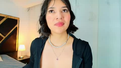  Lina Bedoya  online show from June 9, 11:44 am