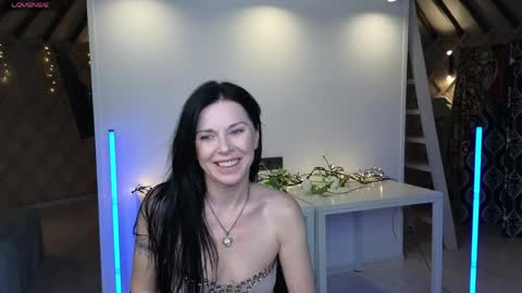 Snapshot of lina_flore chatting on June 5, 10:15 pm lina_flore online show from June 5, 10:15 pm
