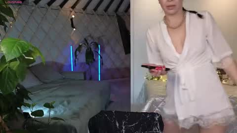 Snapshot of lina_flore chatting on June 7, 9:18 pm lina_flore online show from June 7, 9:18 pm