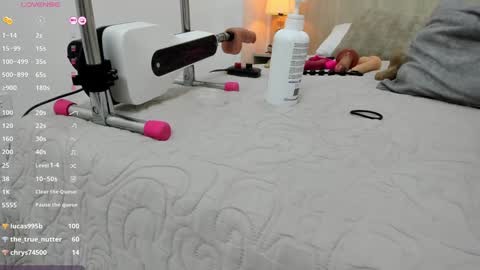 Snapshot of lina_garcia chatting on January 12, 2:41 pm online show from January 12, 2:41 pm