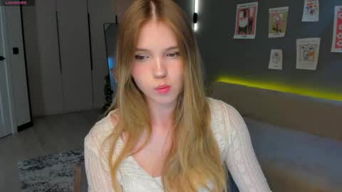 Lina online show from March 10, 1:38 pm