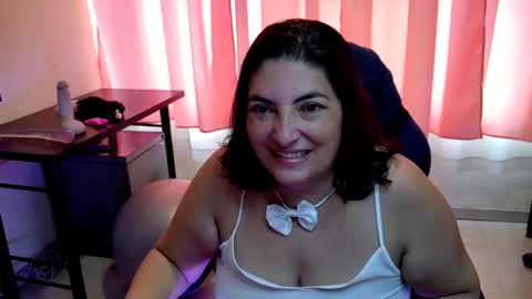 Snapshot of lina_maria99 chatting on December 2, 12:21 pm Lina Mara99 online show from December 2, 12:21 pm