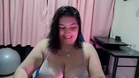 Snapshot of lina_maria99 chatting on February 16, 11:34 pm Lina Mara99 online show from February 16, 11:34 pm