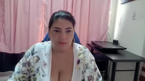 Snapshot of lina_maria99 chatting on February 23, 12:35 pm Lina Mara99 online show from February 23, 12:35 pm