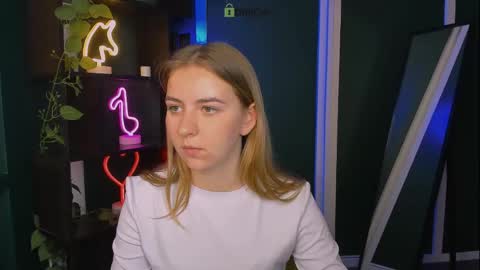 lina_moone online show from April 27, 12:14 pm