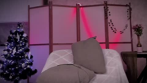 Snapshot of lina_n_kitty chatting on December 16, 8:41 am Lina - online show from December 16, 8:41 am