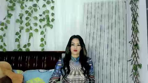 Snapshot of lina_paola chatting on January 8, 11:09 pm paola online show from January 8, 11:09 pm