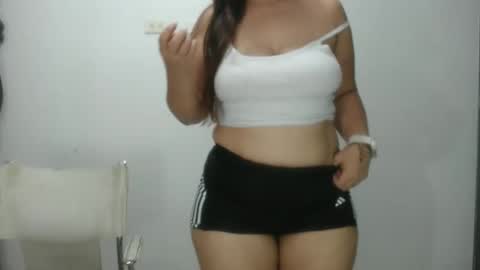 iiisabella online show from February 16, 3:46 am