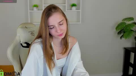 LINA online show from October 15, 1:17 am