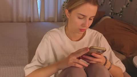 LINA online show from July 1, 1:07 am