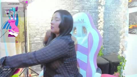 LINA SANCHEZ online show from April 29, 9:10 pm