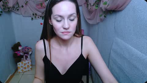 Snapshot of lina_star_s chatting on December 17, 9:50 am Lina online show from December 17, 9:50 am