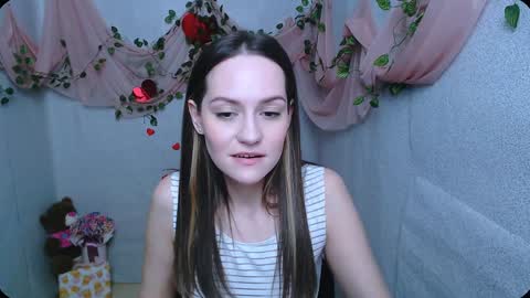 Snapshot of lina_star_s chatting on December 21, 6:19 am Lina online show from December 21, 6:19 am