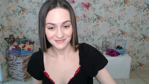 Snapshot of lina_star_s chatting on February 15, 6:44 am Lina online show from February 15, 6:44 am