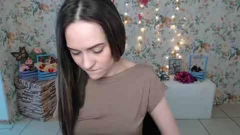 Snapshot of lina_star_s chatting on February 21, 6:40 am Lina online show from February 21, 6:40 am