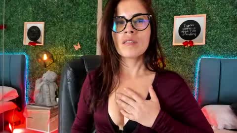 Lina  online show from May 1, 12:21 pm