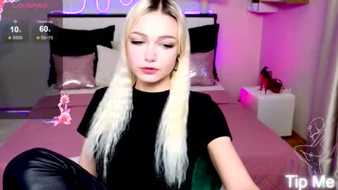 I am Lina online show from September 16, 2:40 pm