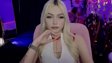 I am Lina online show from May 5, 10:45 am