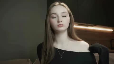 Lina online show from November 28, 5:26 pm