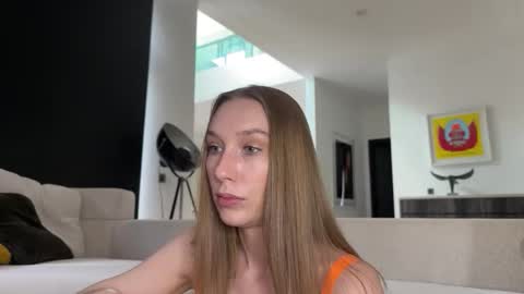 Snapshot of linaspicee chatting on February 14, 5:37 am Lina online show from February 14, 5:37 am