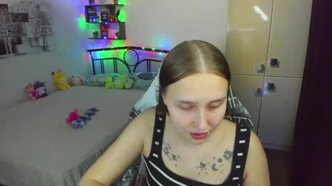 Lina online show from May 4, 9:33 pm