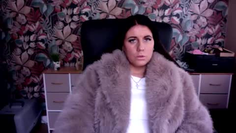 lincolnshirecouple21 online show from December 3, 10:46 am