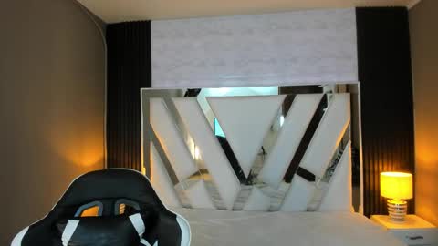  Linda  online show from December 16, 6:24 pm