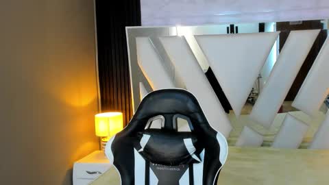  Linda  online show from February 2, 6:06 pm