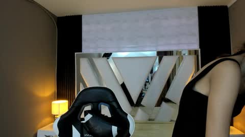  Linda  online show from February 4, 6:47 pm