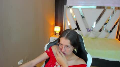  Linda  online show from April 15, 6:37 pm