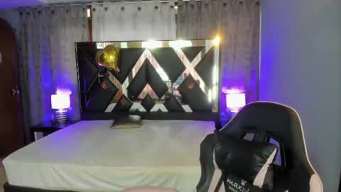  Linda  online show from June 13, 6:50 pm