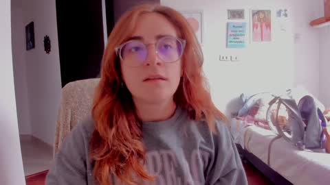 Giggles  online show from January 6, 5:06 pm