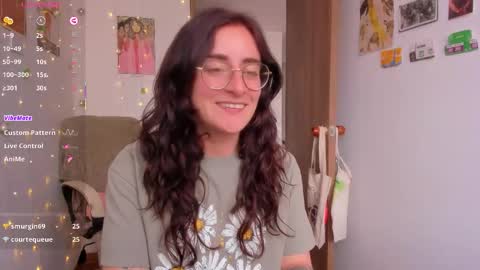 Giggles  online show from October 29, 8:43 pm