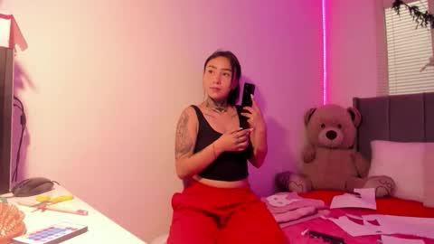 Snapshot of linda_milleer_ chatting on September 29, 8:35 pm Lindaa maria online show from September 29, 8:35 pm