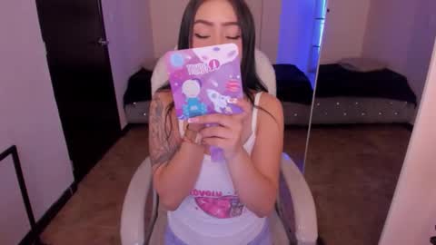 Snapshot of linda_milleer_ chatting on October 9, 9:02 pm Lindaa maria online show from October 9, 9:02 pm