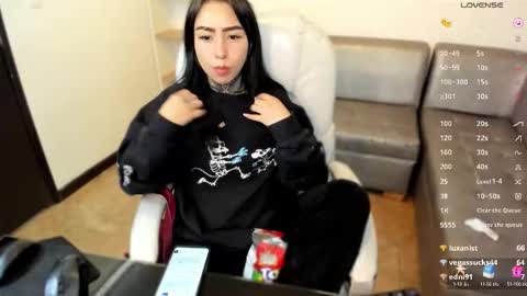 Snapshot of linda_milleer_ chatting on October 11, 9:08 am Lindaa maria online show from October 11, 9:08 am