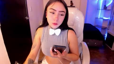 Snapshot of linda_milleer_ chatting on October 11, 9:57 pm Lindaa maria online show from October 11, 9:57 pm