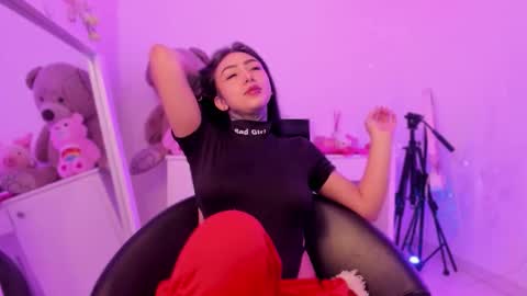 Snapshot of linda_milleer_ chatting on October 21, 8:31 pm Lindaa maria online show from October 21, 8:31 pm