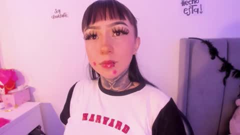 Snapshot of linda_milleer_ chatting on November 30, 2:48 am Lindaa maria online show from November 30, 2:48 am