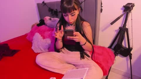 Snapshot of linda_milleer_ chatting on December 16, 6:29 am Lindaa maria online show from December 16, 6:29 am